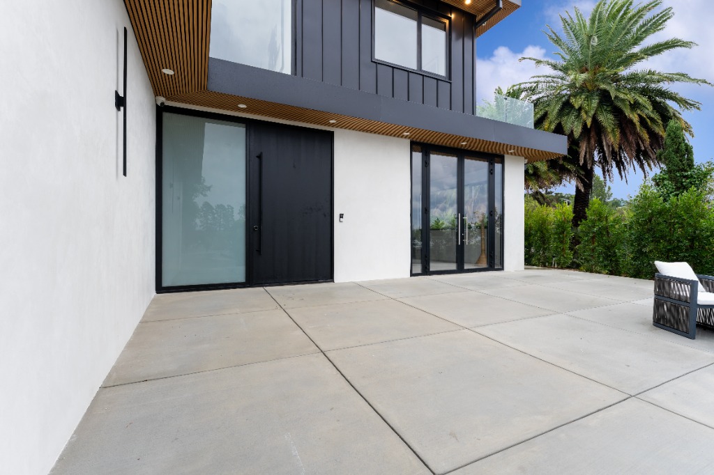 Coastal Modern Residence